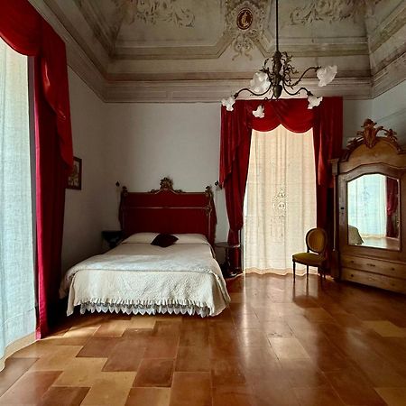 Le Foglie Di Acanto Лучера Екстериор снимка