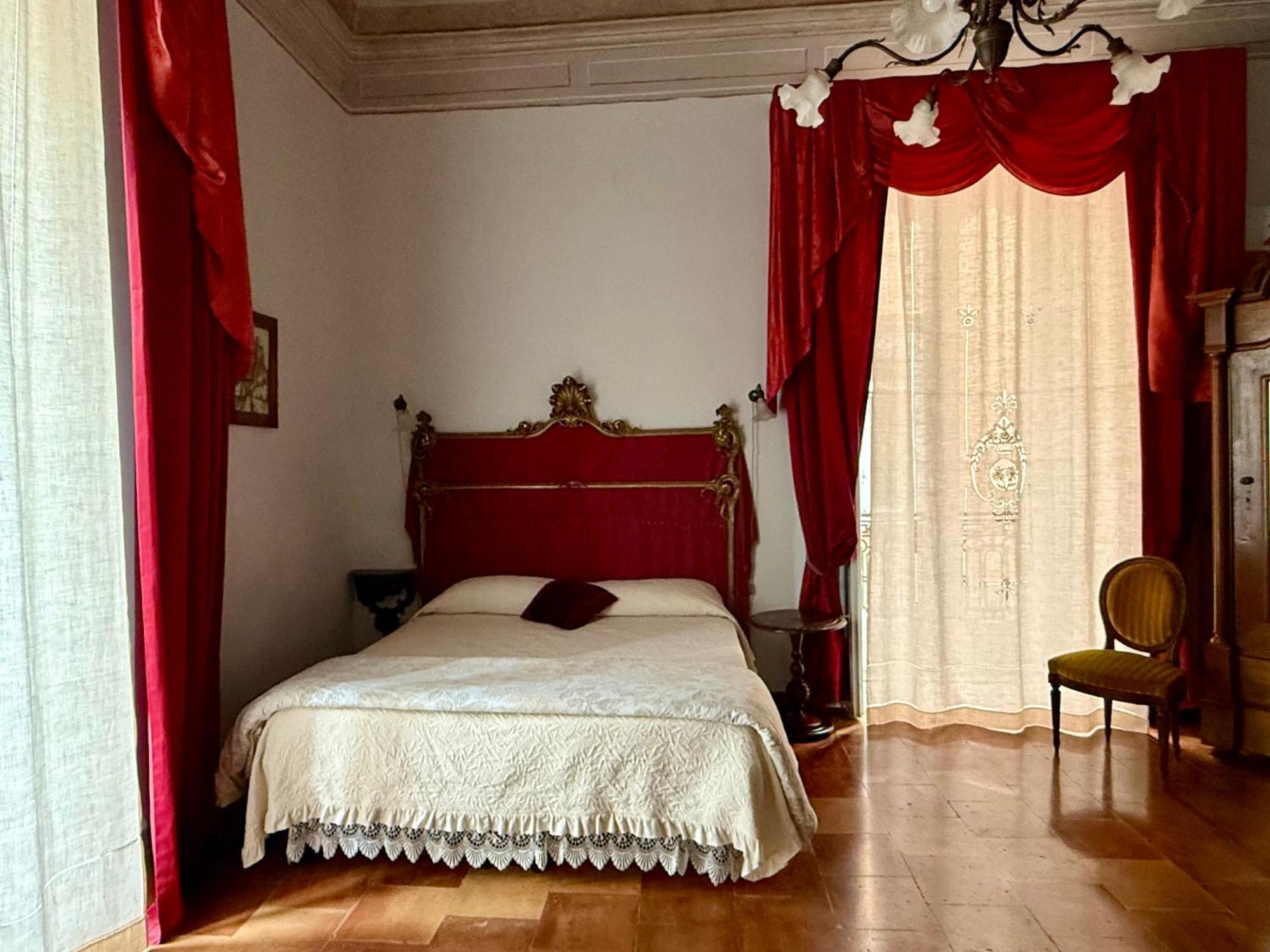 Le Foglie Di Acanto Лучера Екстериор снимка
